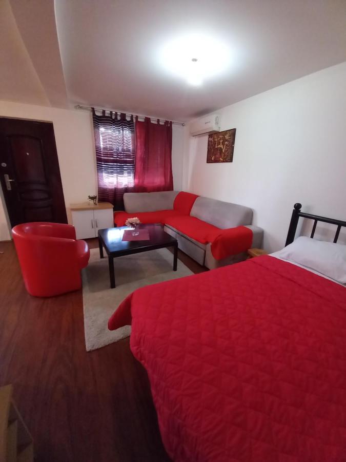 Apartment Dina Скопие Екстериор снимка