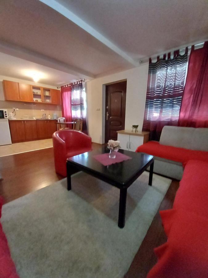 Apartment Dina Скопие Екстериор снимка